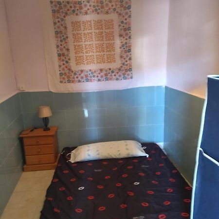 Отель Habitacion Hippie En Casa Compartida Картахена Экстерьер фото